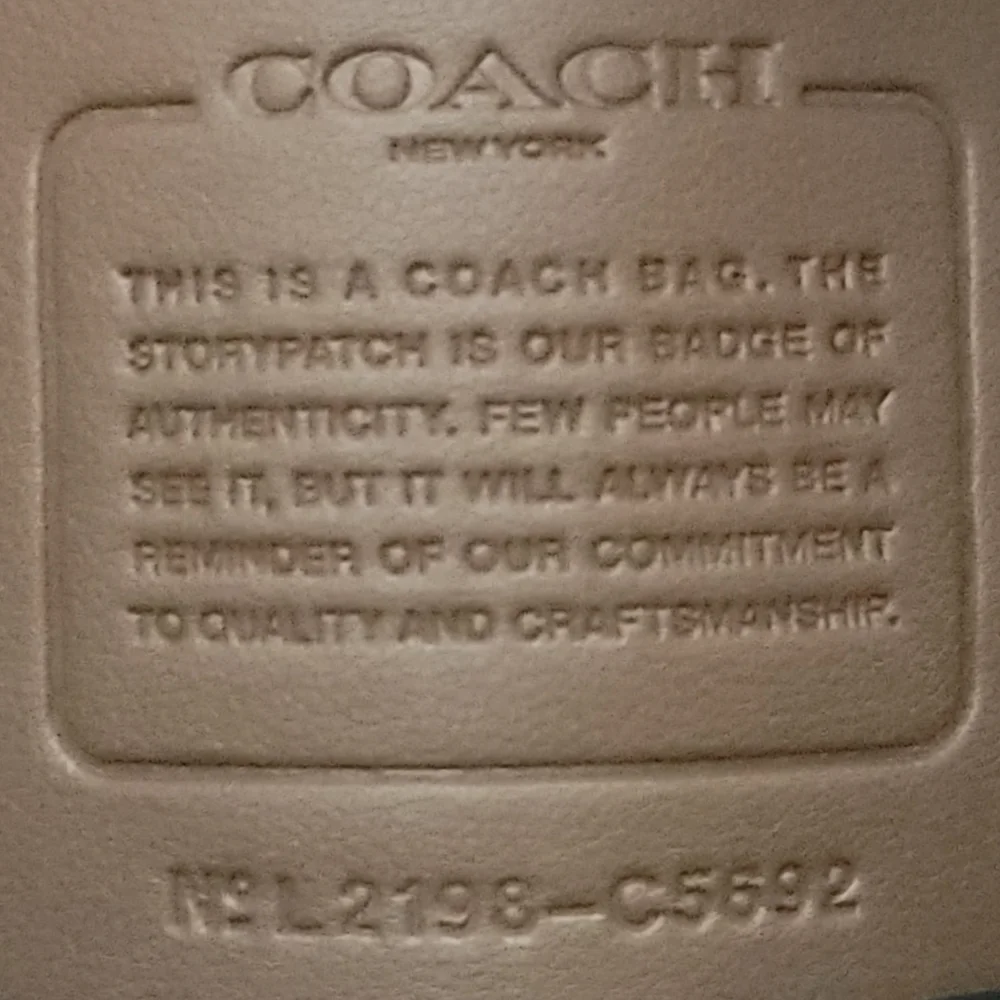 Coach Kleo Shoulder Bag 23 In Signature Canvas *L2198-C5692* BNWOT - Picture 10 of 12